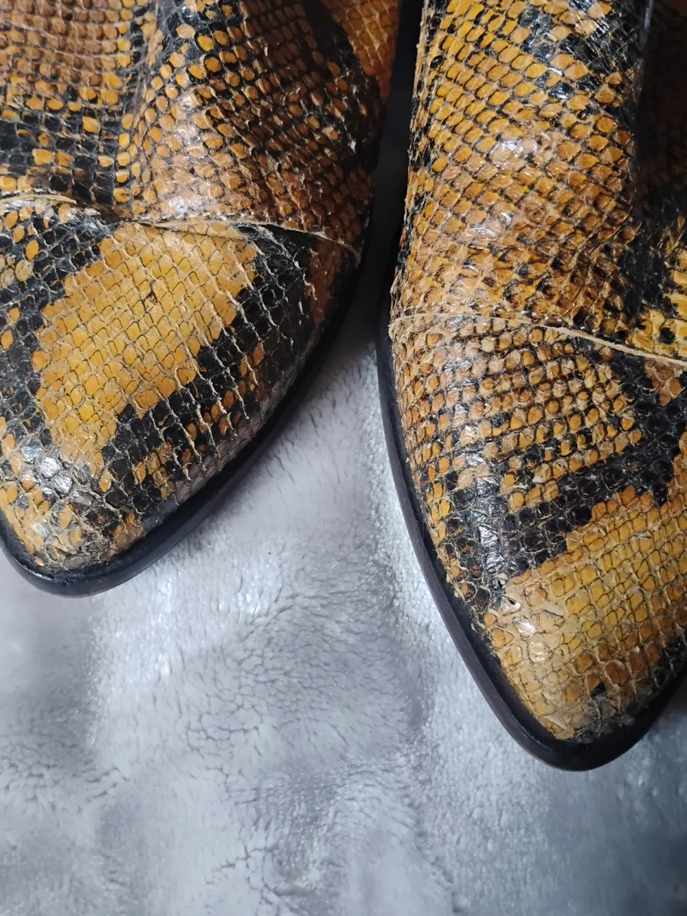 .Free People Royale Flat Snakeskin Python Leather Shoes Cutout Flats Sz 39 / 8.5